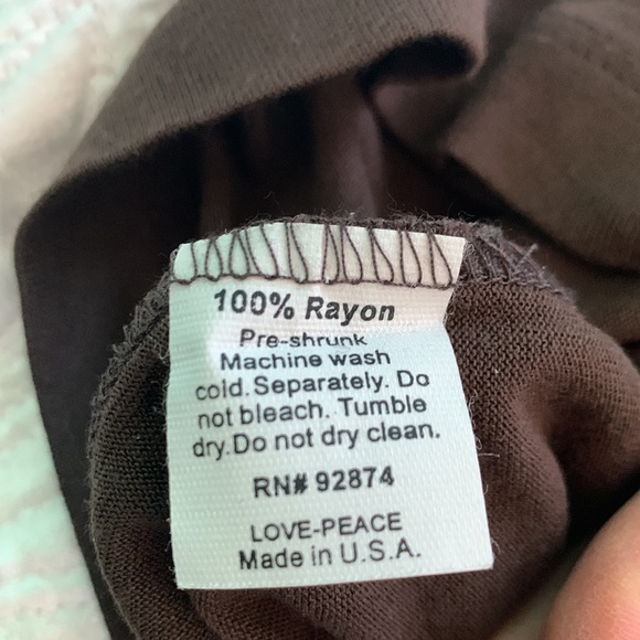 *Like new* Leopold brown short sleeve - Picture 5 of 5